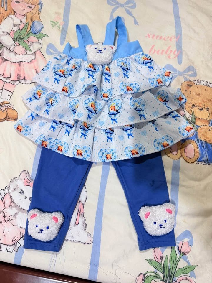 Girl's outfit 1-2 years old, ruffled dress + leggings, 100 baht each. (4 of 5)