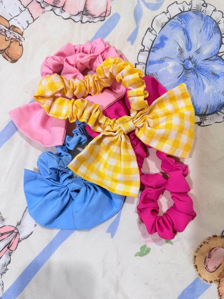 Girl's outfit 1-2 years old, ruffled dress + leggings, 100 baht each. (5 of 5)