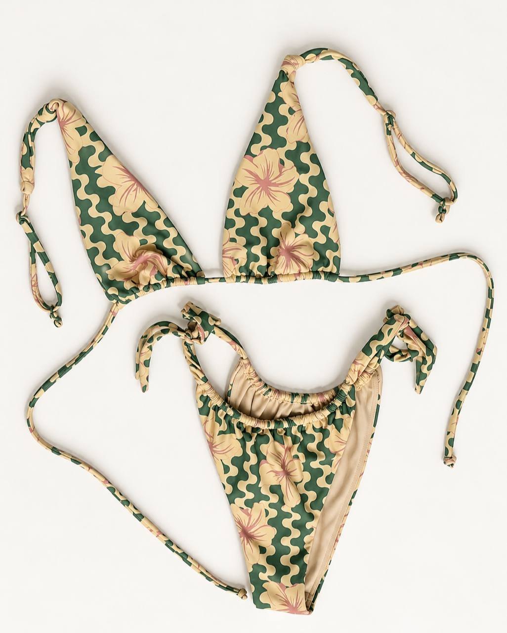 Roxy Swimsuit (Quiksilver), size M, not worn - 1,300 baht (3 จาก 3)