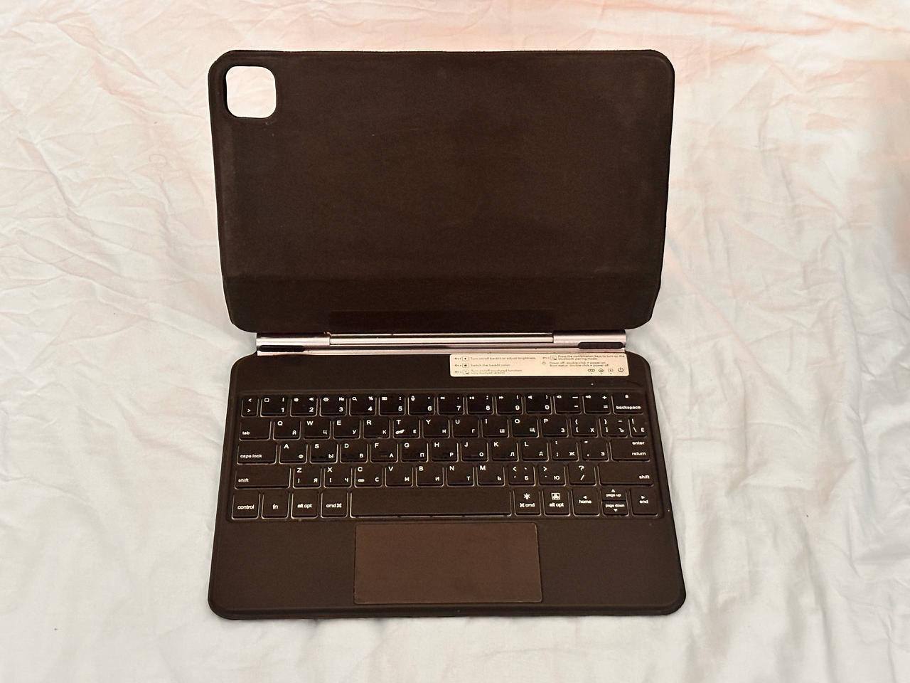 iPad Pro 11 M2 (4th generation), 128 GB, with keyboard case - 18,000 baht (3 of 4)