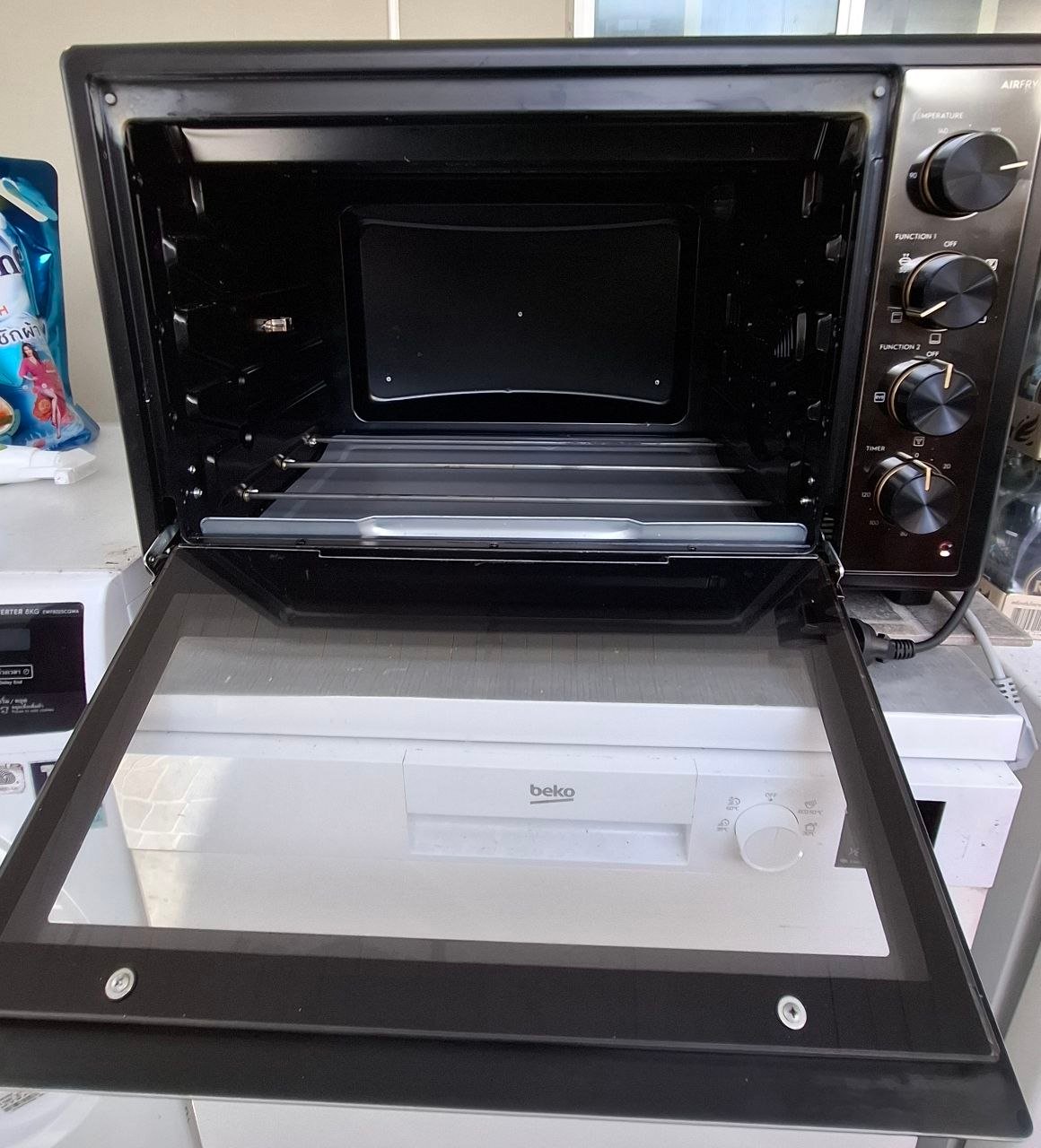 Electric oven Electrolux EOT7024XFG, 70 l (2 of 5)