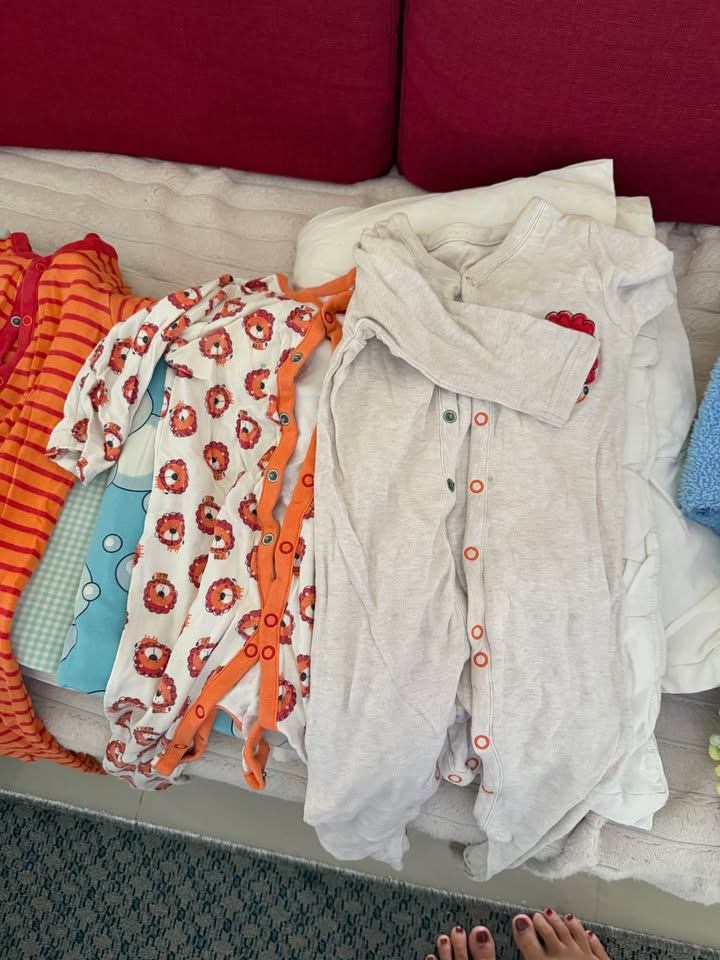 Mothercare baby bodysuits, 7-9 and 9-12 months - 60 baht each (4 จาก 5)