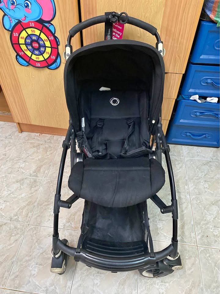 Baby stroller with full recline, like new - 500 baht