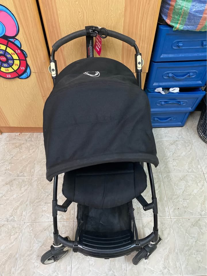Baby stroller with full recline, like new - 500 baht (2 of 3)