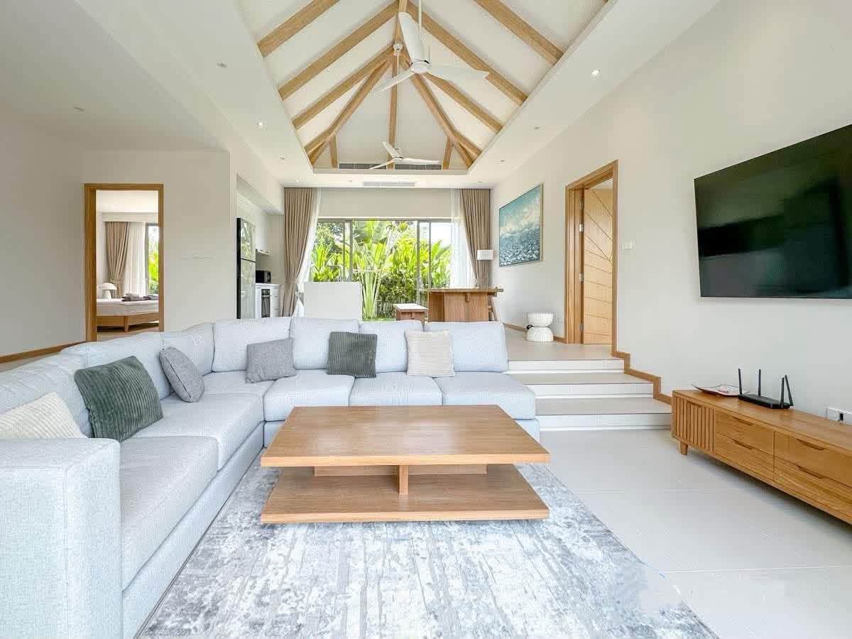 New 3 bed pool villa in Bang Tao, 190,000 THB/month (6 จาก 10)