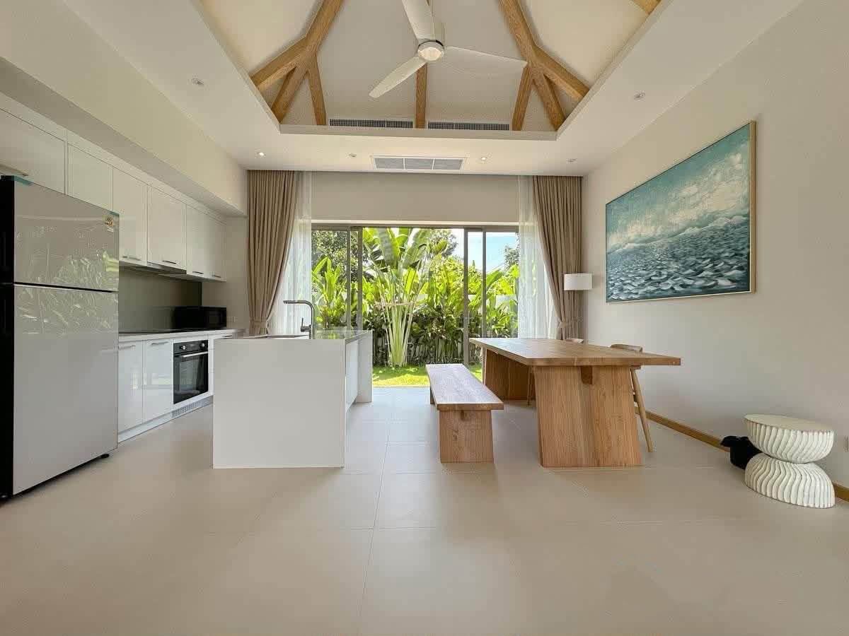 New 3 bed pool villa in Bang Tao, 190,000 THB/month (7 จาก 10)