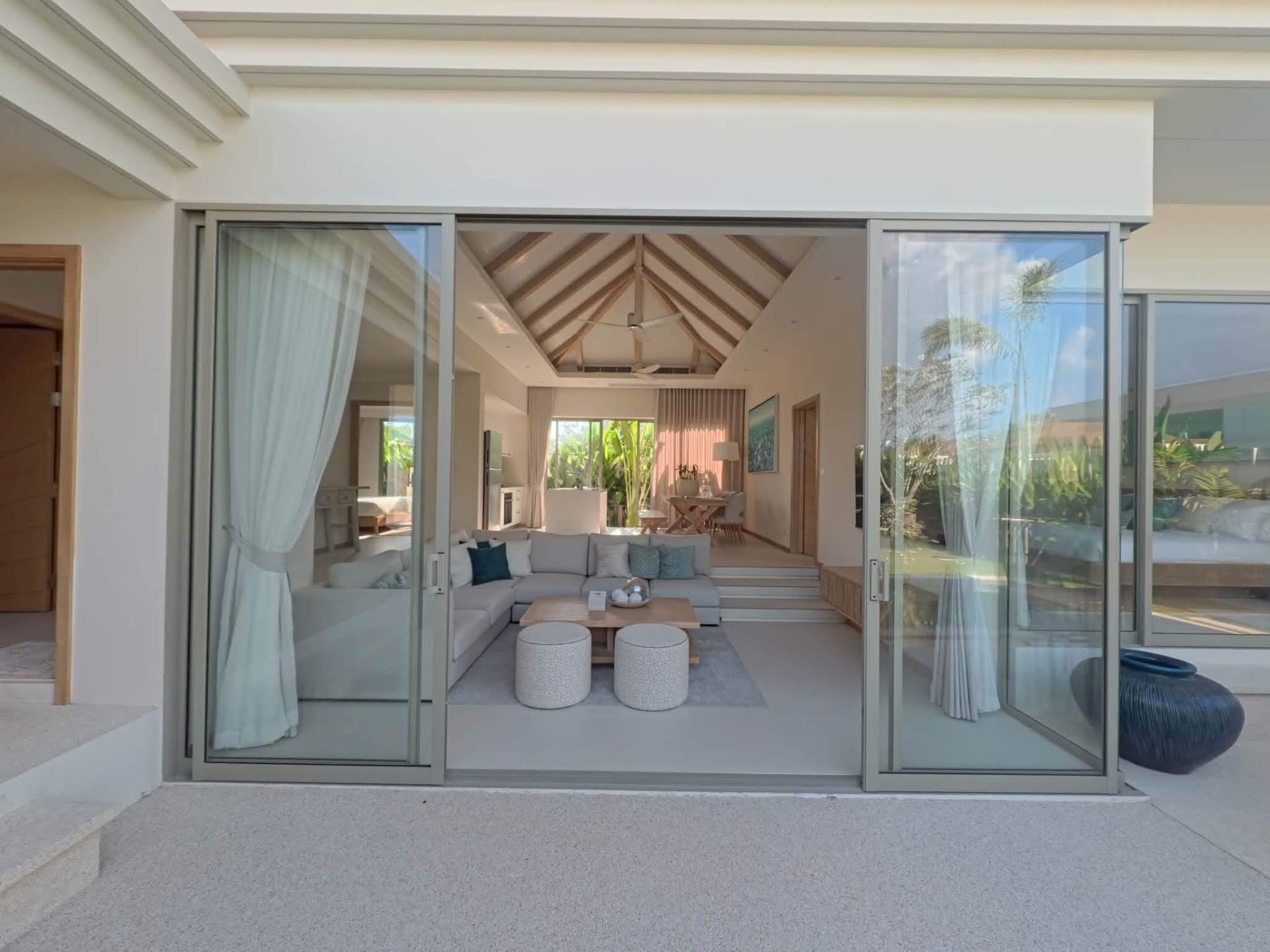New 3 bed pool villa in Bang Tao, 190,000 THB/month (4 จาก 10)