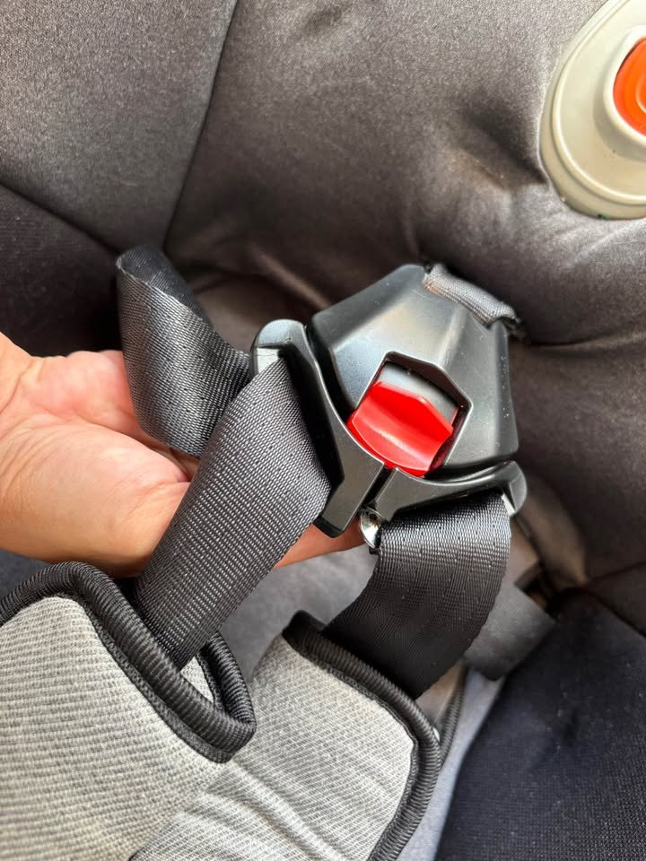 GLOWY Rotera 360 rotating car seat - 1,200 baht (4 of 4)