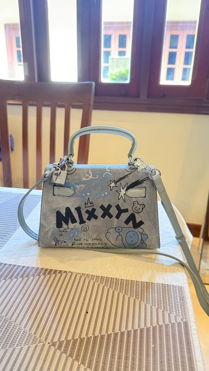 MIXXYN bag, size 19x13x7 cm - 500 baht (2 of 3)