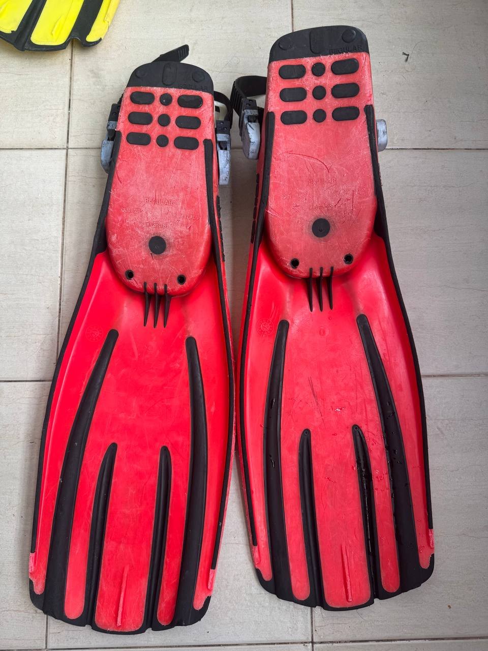 ตีนกบ Mares Avanti Quattro แบบปรับขนาดได้ มือสอง - 1,000 บาท (4 จาก 4)