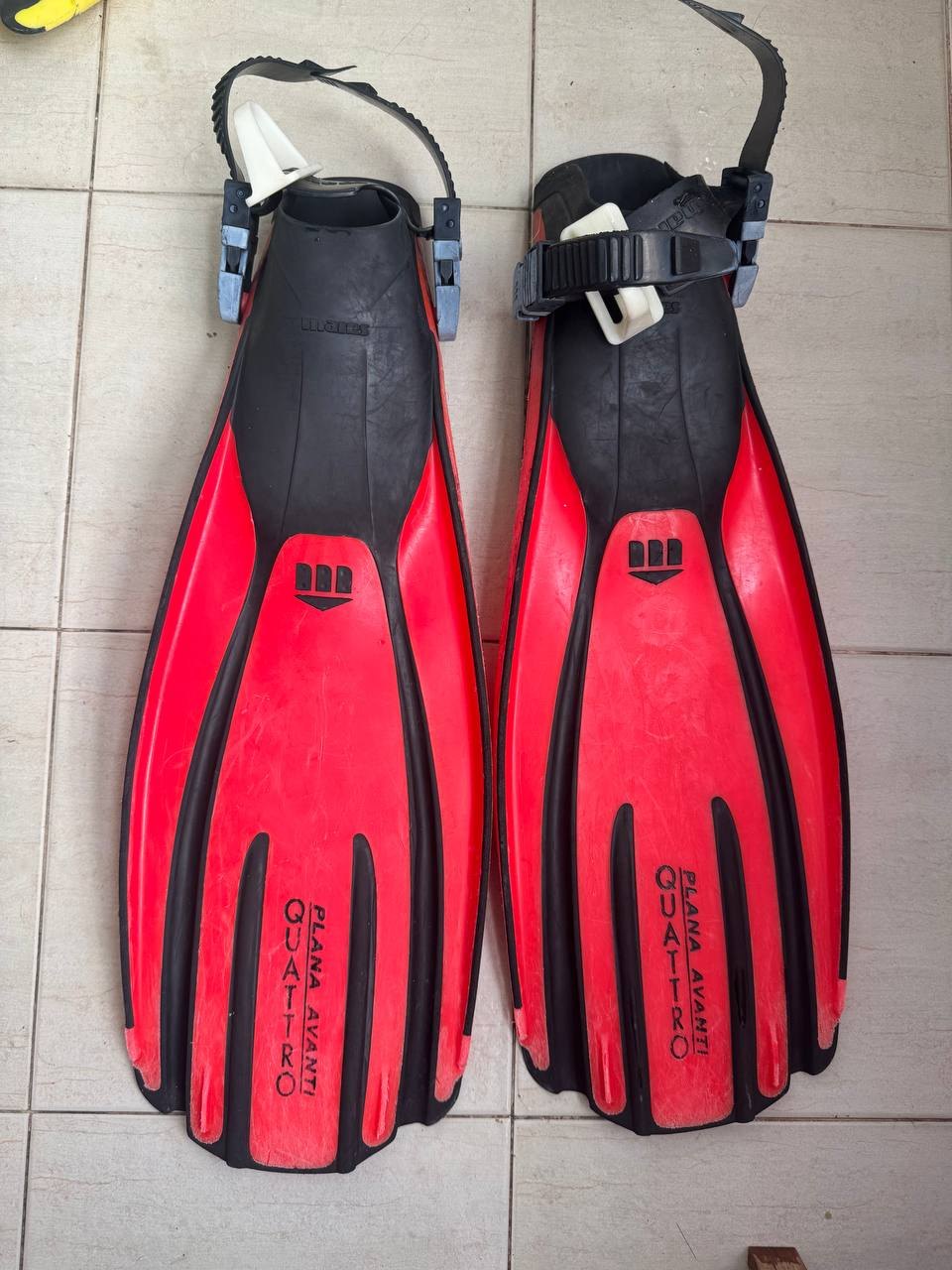 ตีนกบ Mares Avanti Quattro แบบปรับขนาดได้ มือสอง - 1,000 บาท (2 จาก 4)