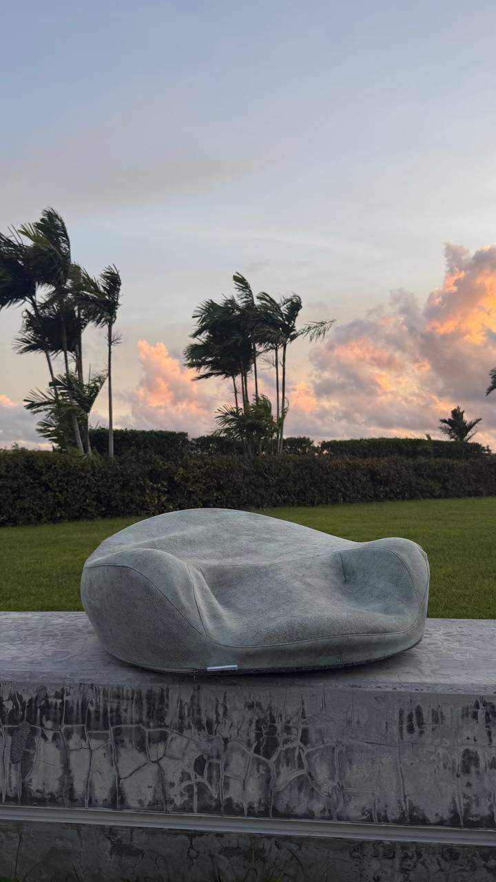Ergonomics7 meditation pillow, almost new - 500 baht