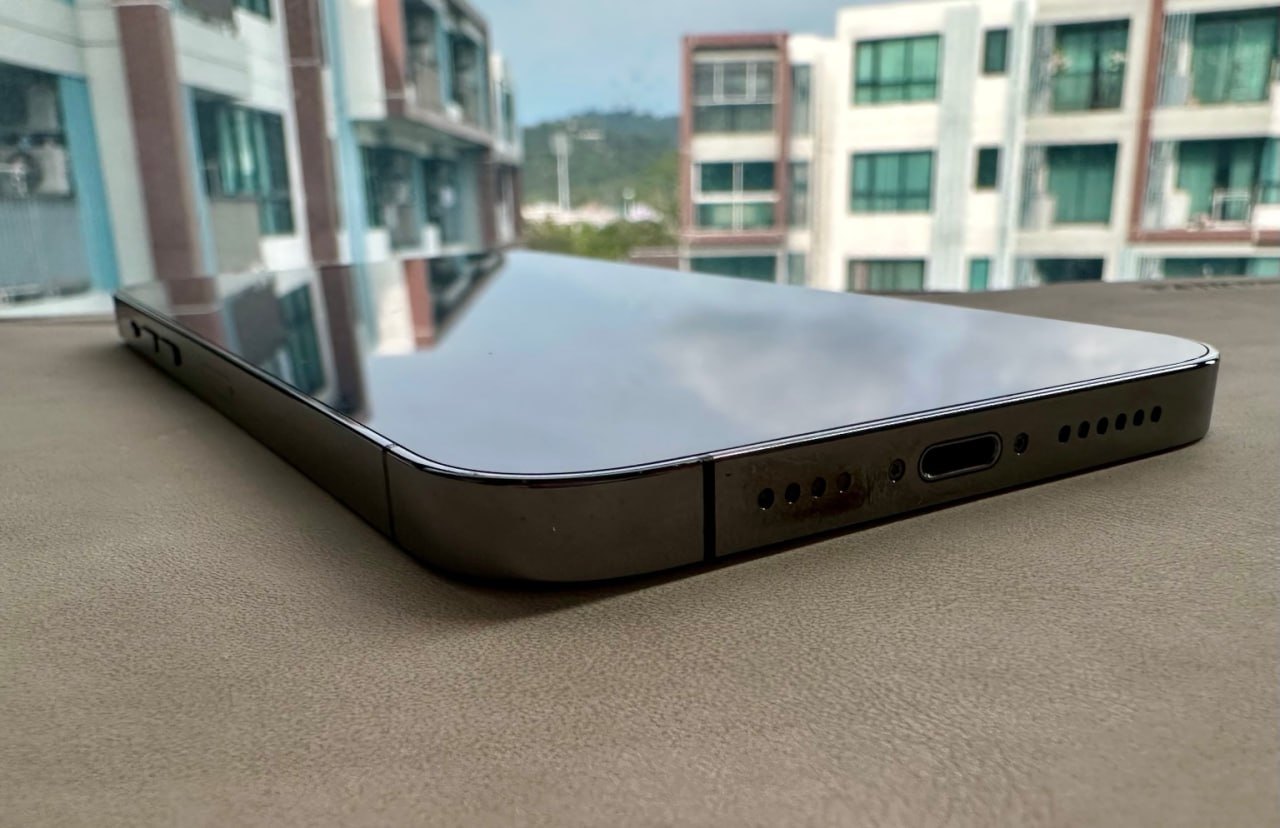 iPhone 12 Pro Max ความจุ 128 GB สี Graphite แบตเตอรี่ 77% - 8,400 บาท (5 จาก 5)