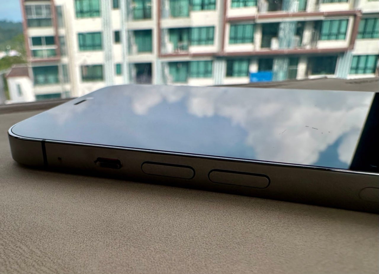 iPhone 12 Pro Max ความจุ 128 GB สี Graphite แบตเตอรี่ 77% - 8,400 บาท (4 จาก 5)