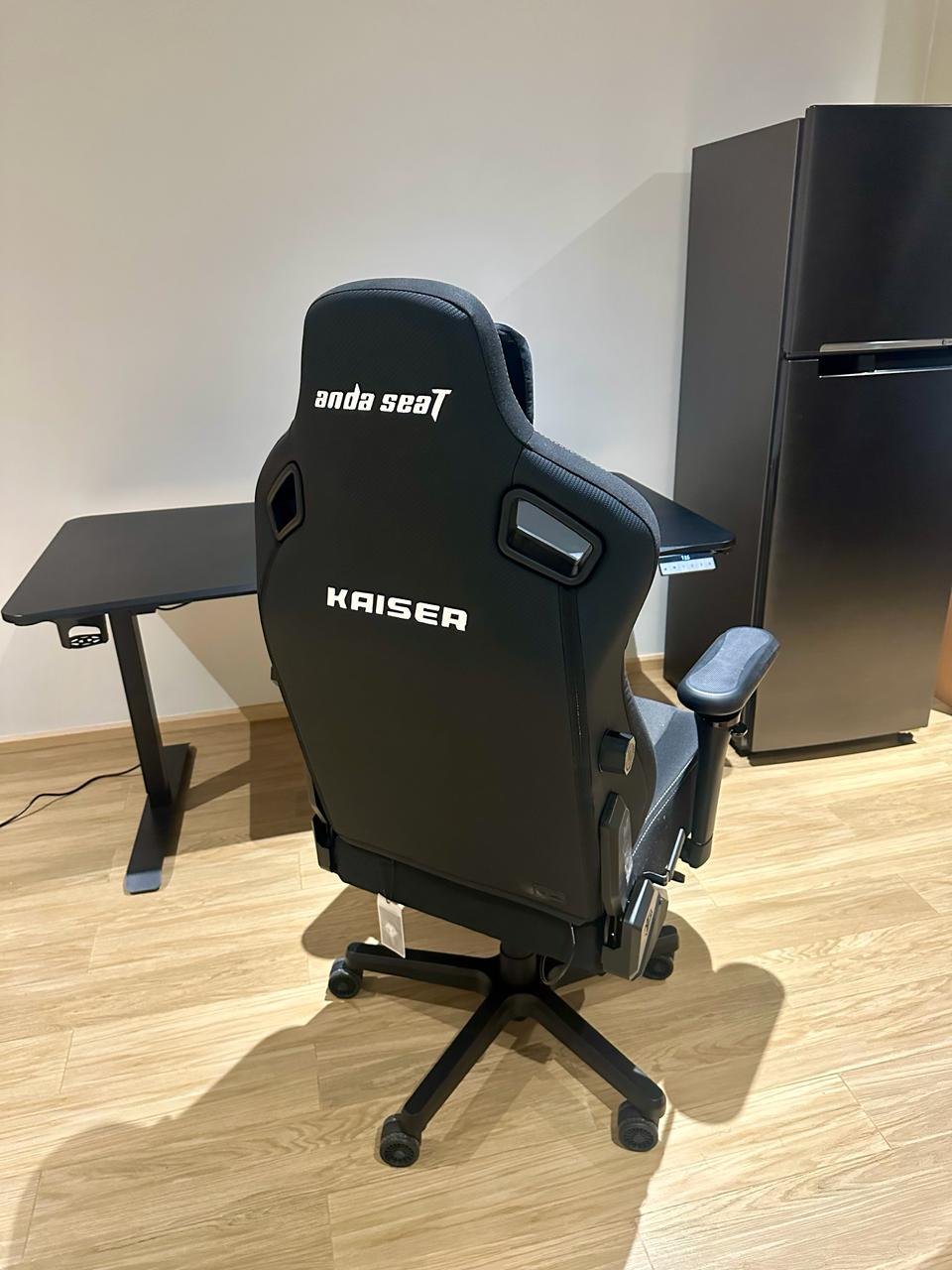 Игровое кресло Anda Seat Kaiser 4, как новое - 14 000 бат (2 из 4)
