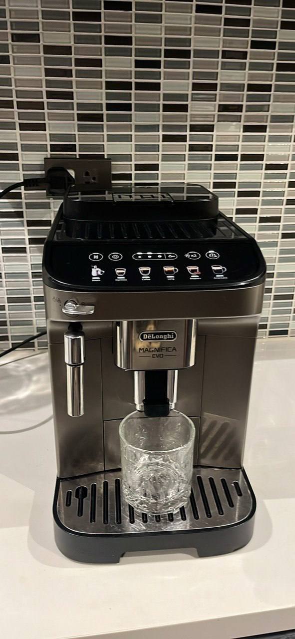 เครื่องชงกาแฟ De'Longhi Magnifica Evo ระบบอัตโนมัติ - 17,000 บาท (5 of 5)