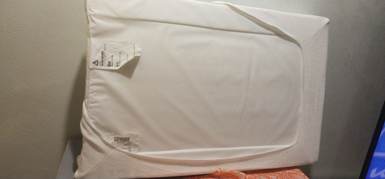 IKEA changing table with terry diaper, like new - 300 baht (3 of 5)