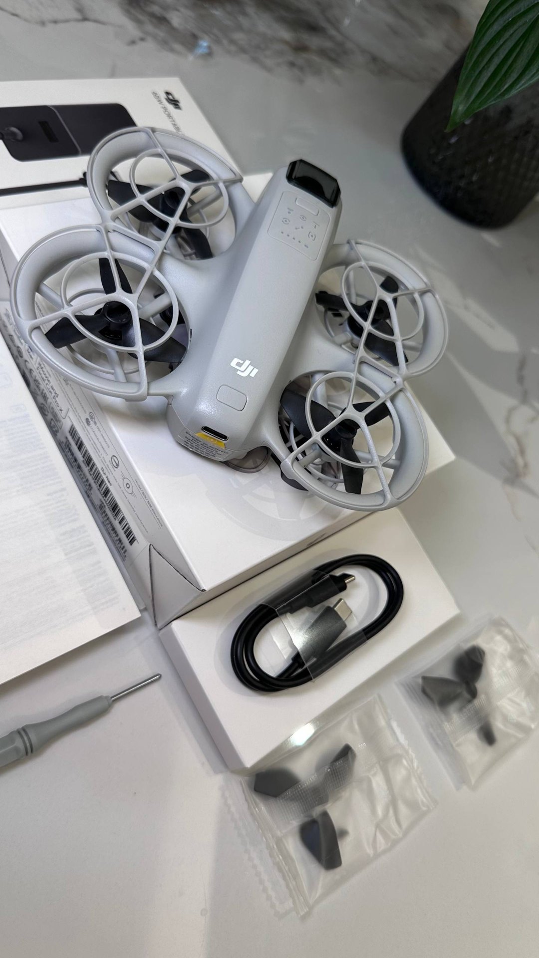 Drone DJI Neo, complete set, 4K, 135 g - 5,000 baht (2 จาก 4)