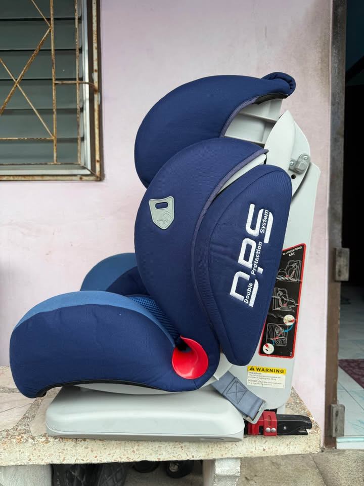 Fico child car seat, navy-blue, second hand, good condition. (2 of 5)