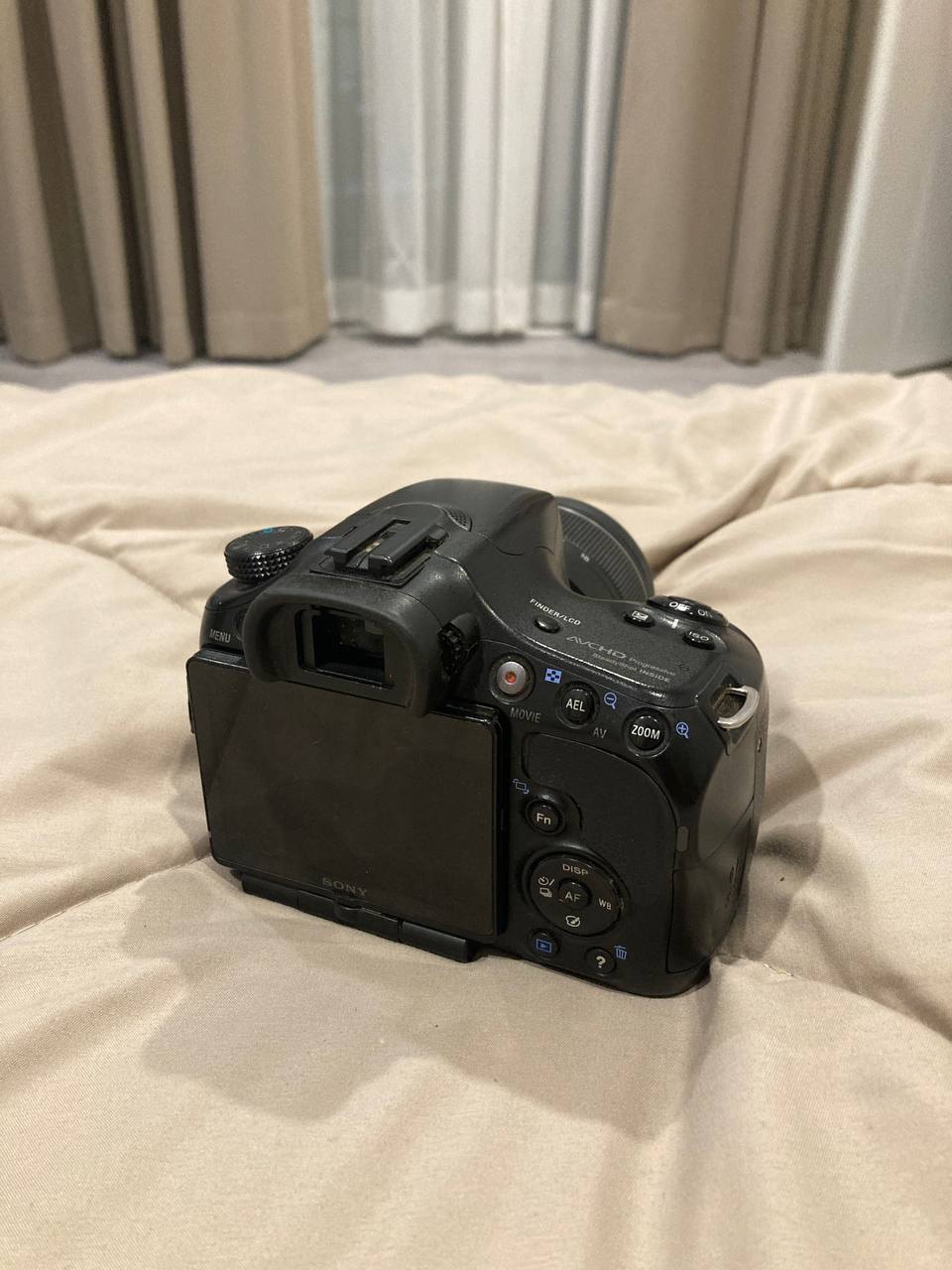 Sony A57 (SLT-A57) camera with 18-55 lens, bag, 3 batteries - 3,000 baht (2 of 3)