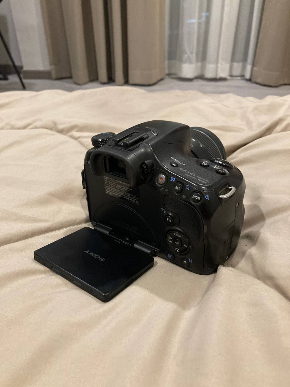 Sony A57 (SLT-A57) camera with 18-55 lens, bag, 3 batteries - 3,000 baht (3 of 3)