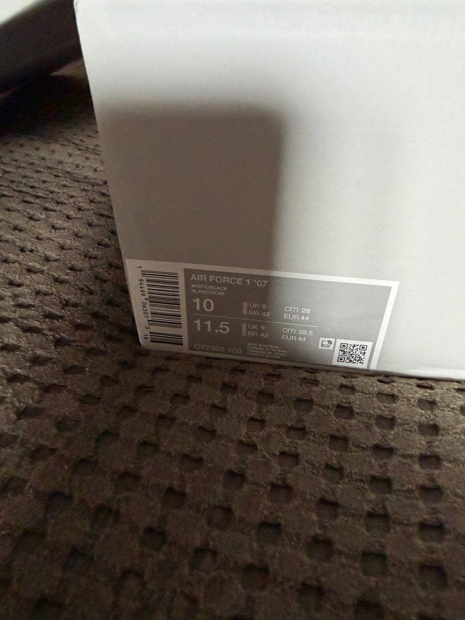 Nike Air Force 1 '07 white and black, original, condition 9/10 - 1,000 baht (2 of 2)
