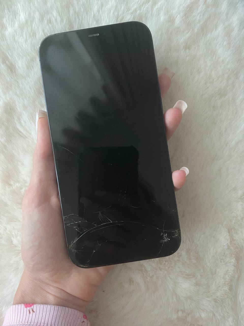 iPhone 15 Pro Max 256 ГБ под ремонт, разбито стекло, не работает Face ID - 10 000 бат (2 из 3)
