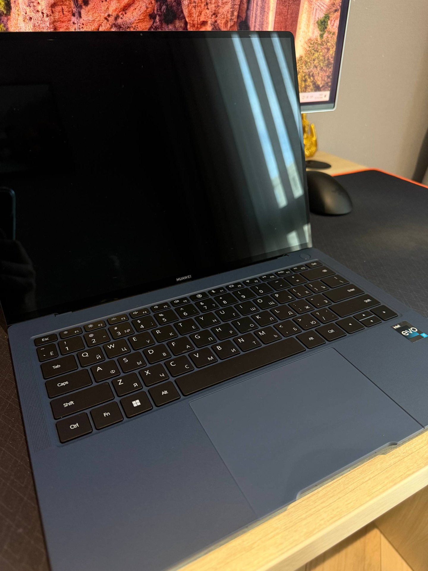 Laptop Huawei MateBook X Pro 14.2", 4K, touch, 16 GB - 19,000 baht (3 of 4)
