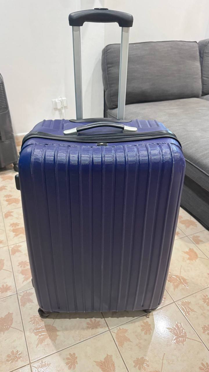 Blue suitcase 65x45x30 cm, everything in good order - 800 baht (2 of 2)