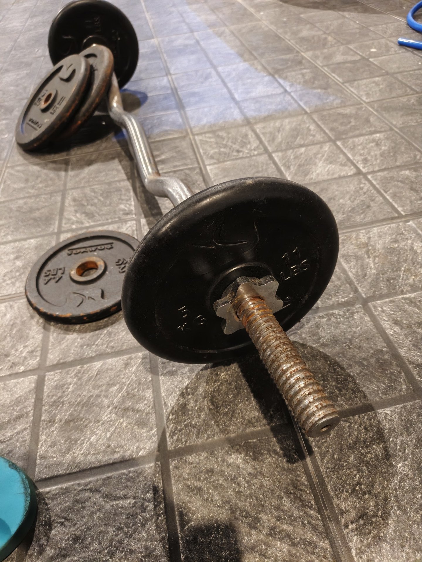 EZ bar with plates, total weight 31 kg - 1,300 baht (2 จาก 2)