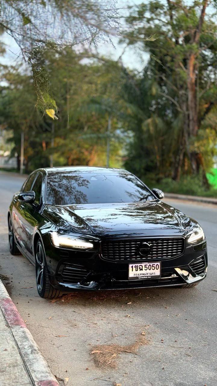 Volvo S90 T8 R-Design 2018, hybrid, all-wheel drive, 407 hp. - 730,000 baht (3 из 5)