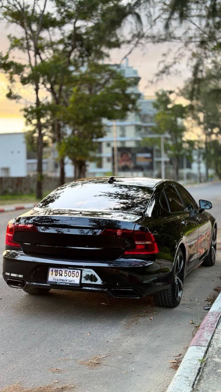Volvo S90 T8 R-Design 2018, hybrid, all-wheel drive, 407 hp. - 730,000 baht (4 из 5)