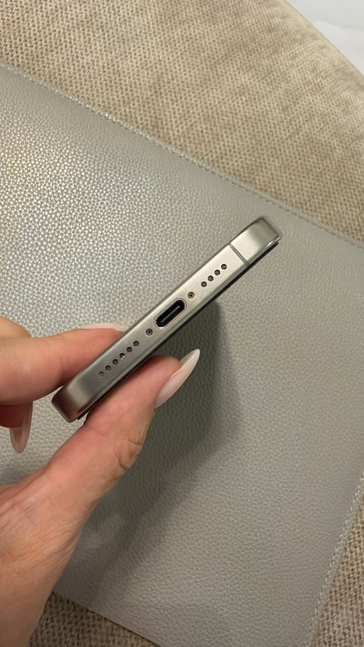 iPhone 15 Pro Max 256 GB, new condition, 77% battery - 20,000 baht (4 из 5)