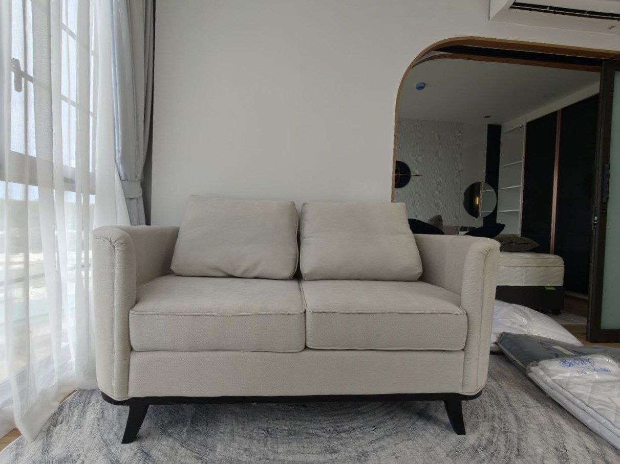New sofa, non-folding, length 175 cm