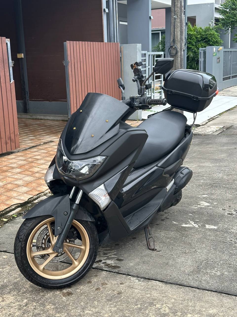 Yamaha NMAX 155 ABS ยางใหม่ ติดตั้งท้ายเบาะ (top case) - 40,000 บาท (2 จาก 4)