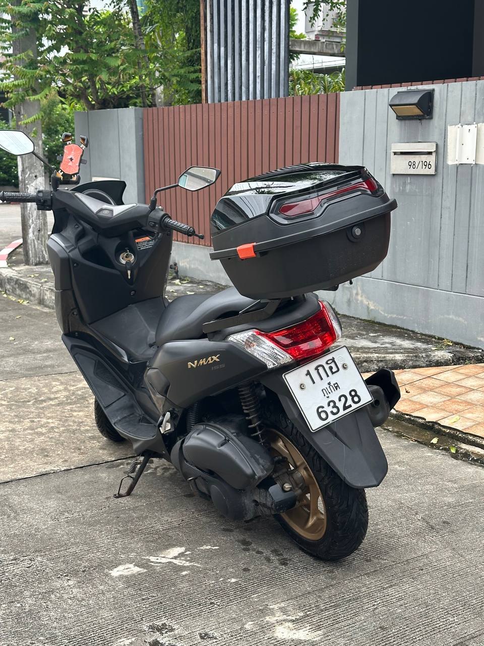 Yamaha NMAX 155 ABS ยางใหม่ ติดตั้งท้ายเบาะ (top case) - 40,000 บาท (3 จาก 4)