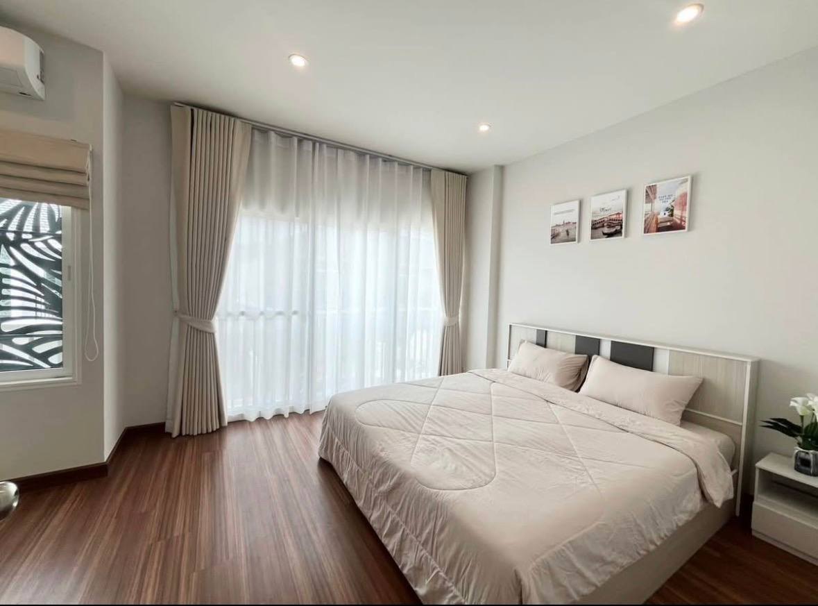 Townhouse, 3 rooms, new, next to Robinson Thalang - 25,000 baht (2 of 5)