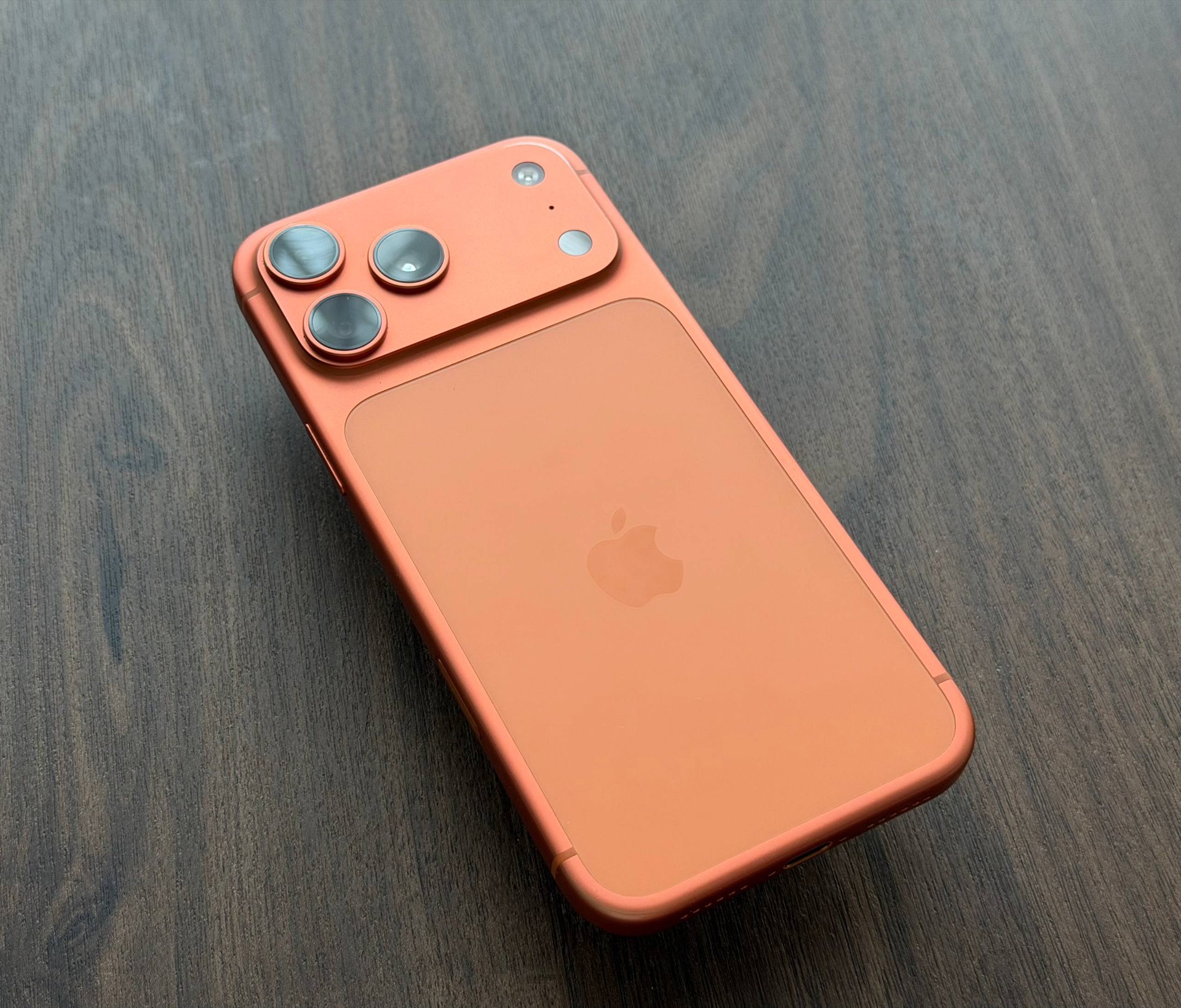 iPhone 17 Pro Max 256 GB eSIM, orange, battery 93% - 35,500 baht (3 из 3)