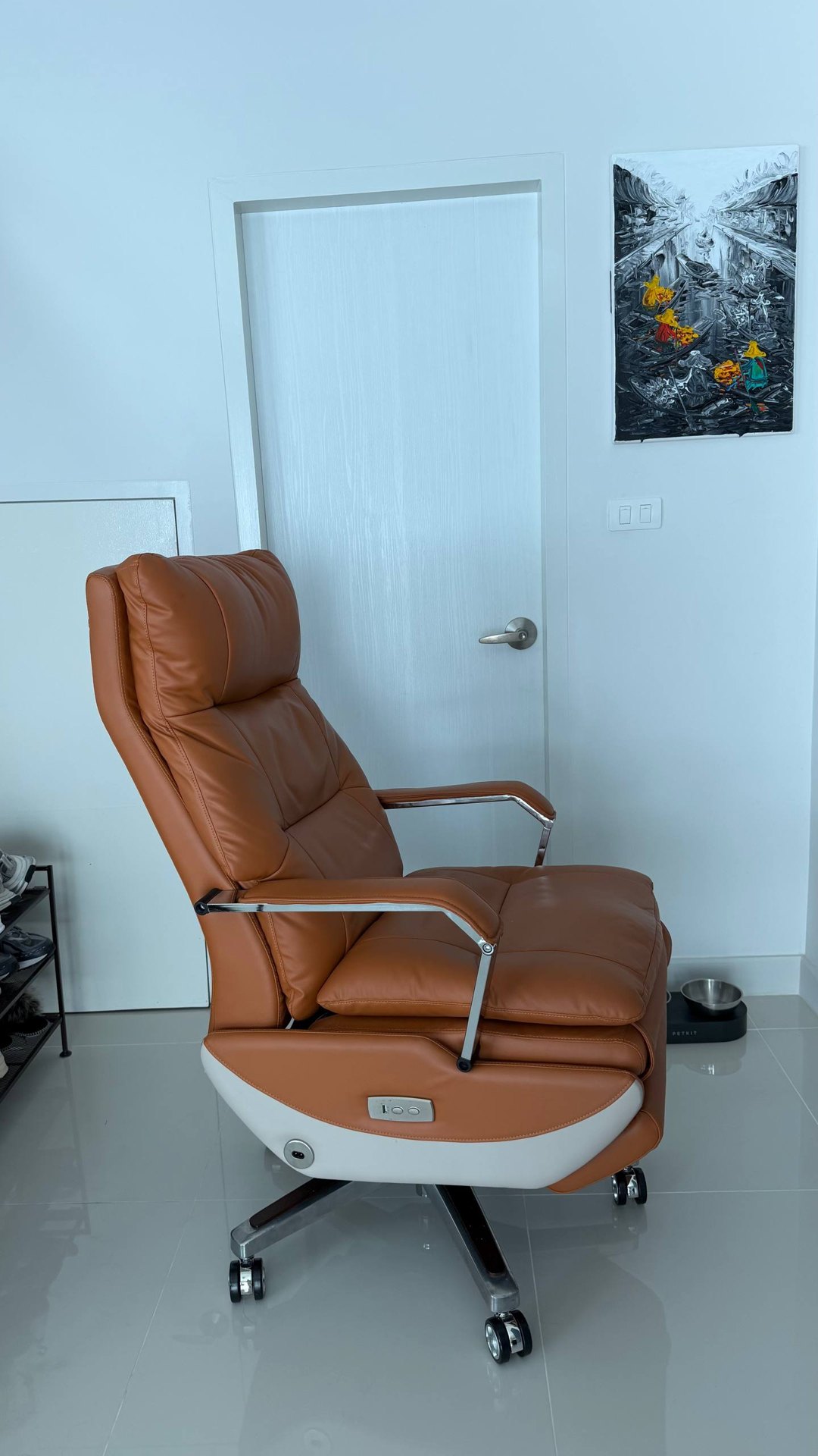 Office chair, in good condition - 10,000 baht (2 of 4)