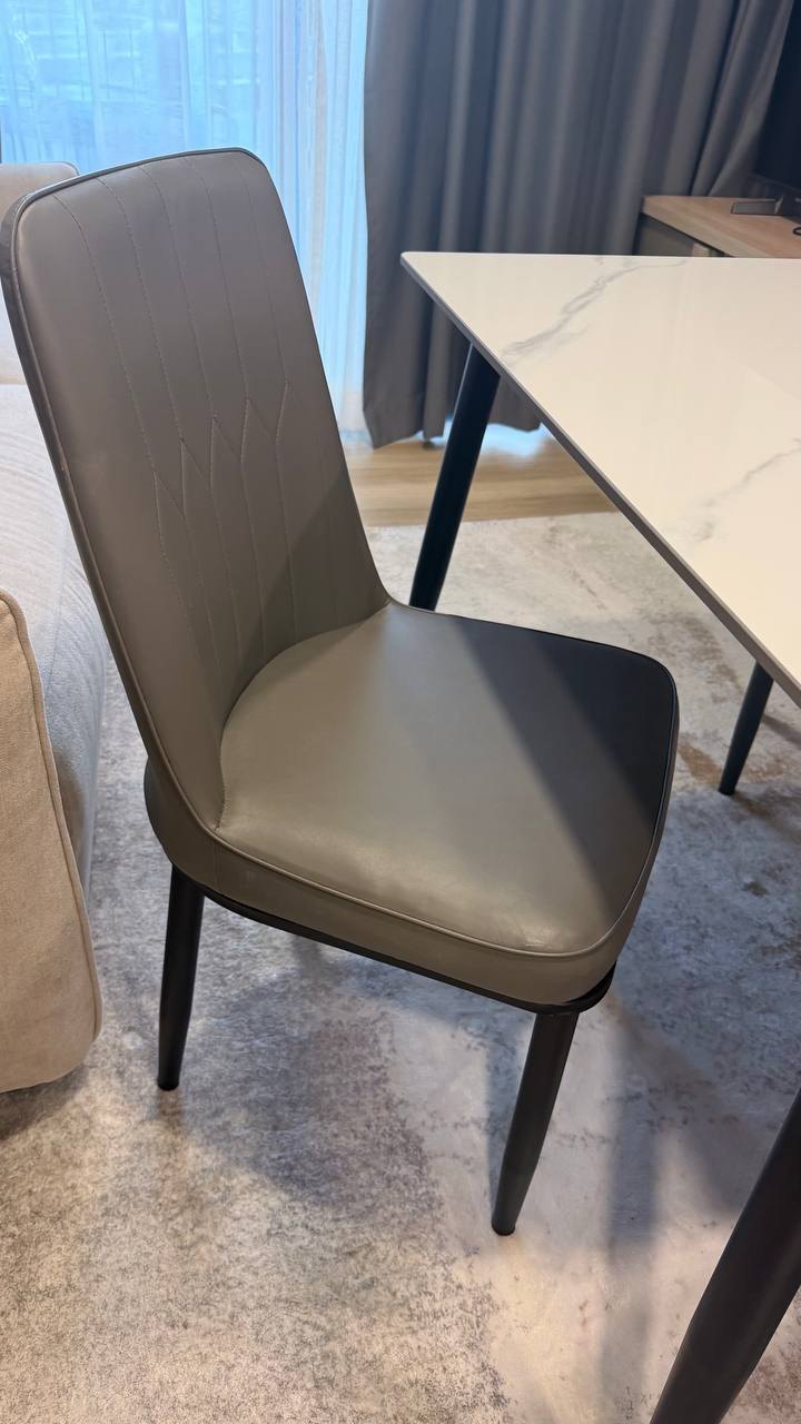 Table and 4 chairs, size 1200x700, excellent condition - 1,500 baht (4 из 4)