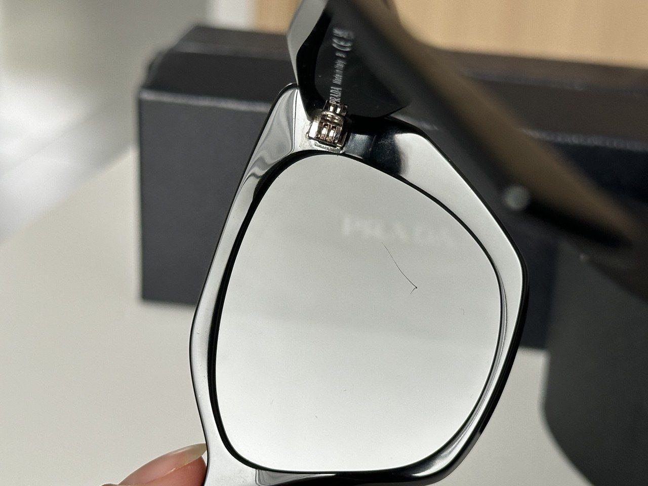Солнцезащитные очки Prada Symbole SPR 19Z, оригинал, полный комплект - 7 500 бат (2 из 4)