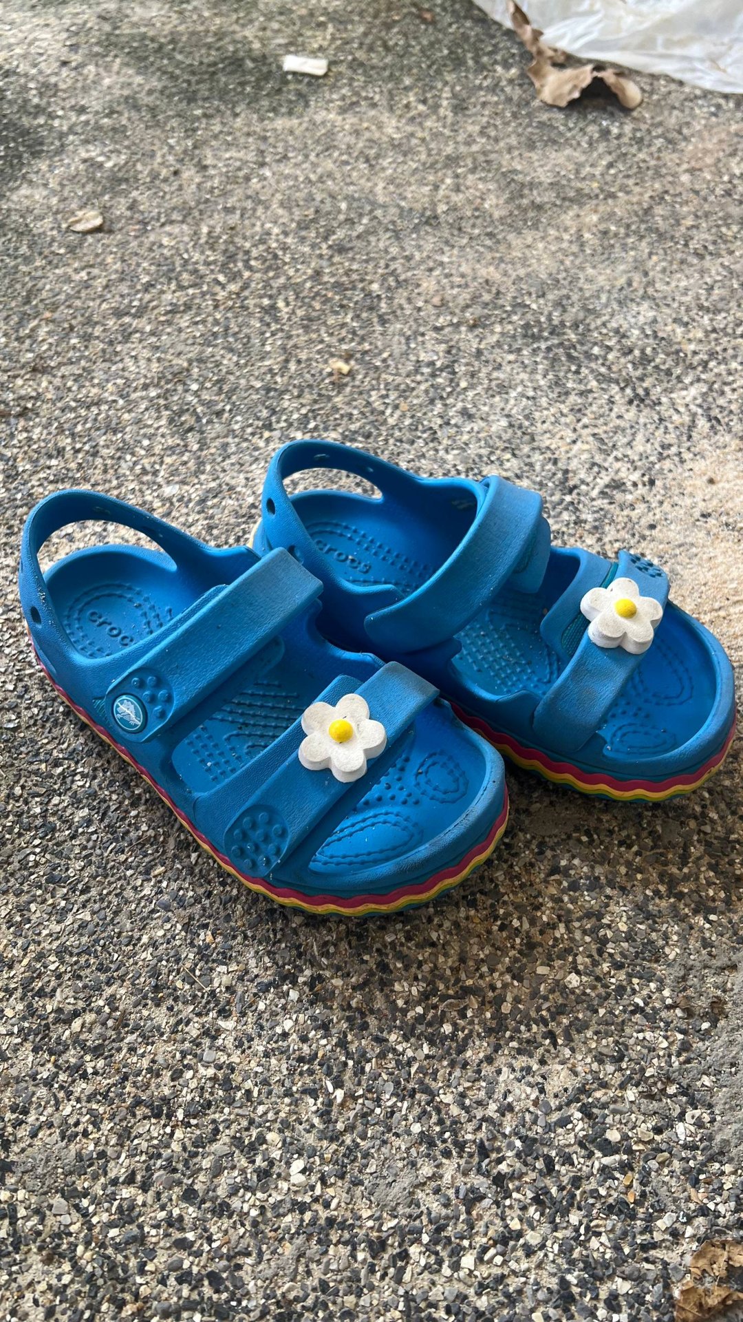Crocs C11 - 50 baht (3 of 3)