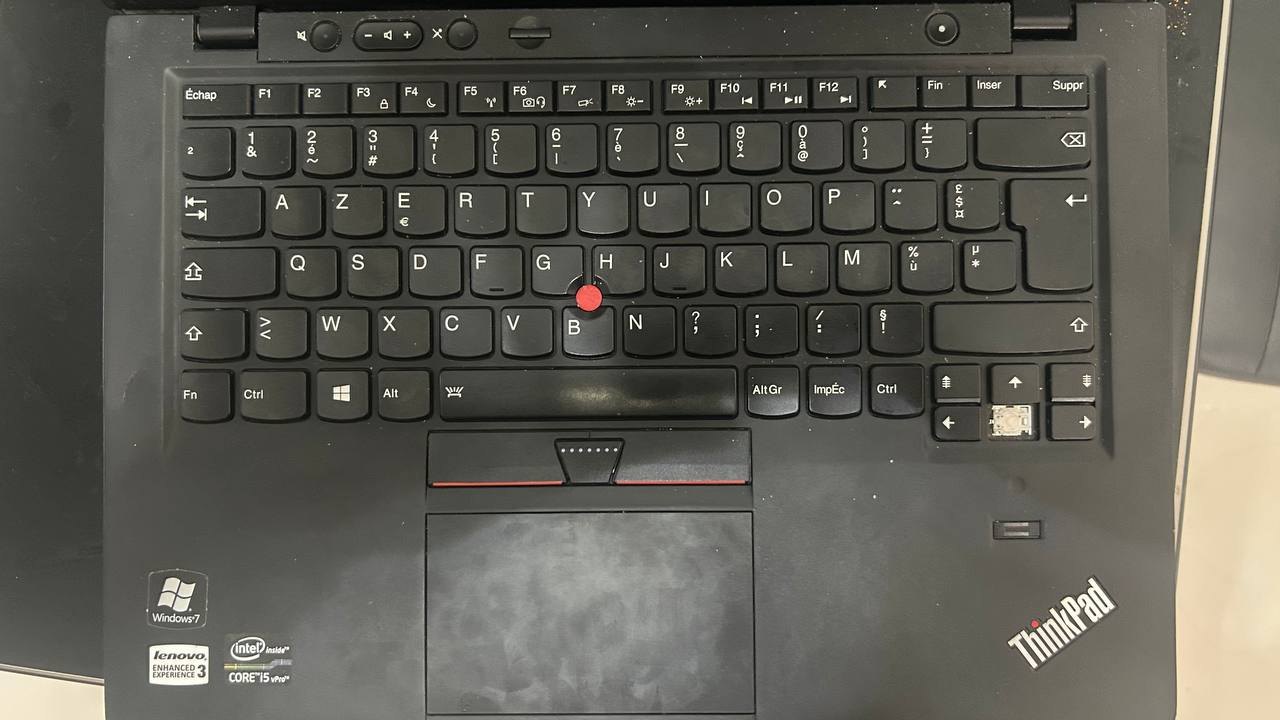 ThinkPad X1, i5, 8 GB RAM Laptop - 5,000 THB (5 of 5)