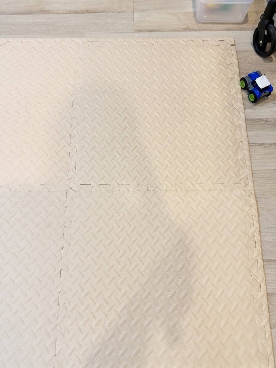 Soft waterproof puzzle mat 118x119 cm, beige - 300 baht (2 of 4)