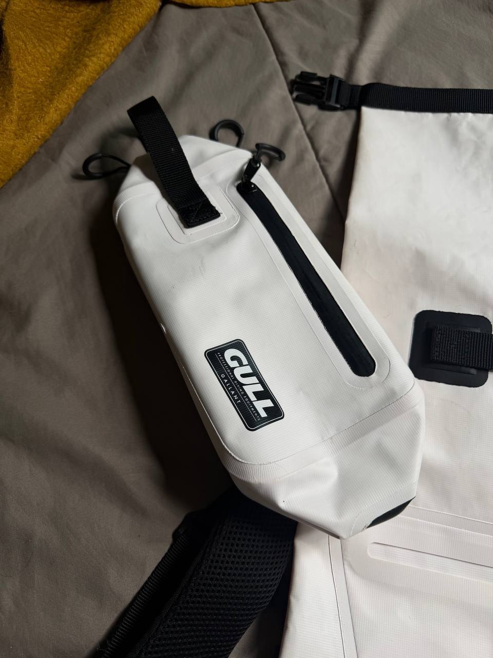 GULL bag set, waterproof backpack and small bag - 1,750 baht (3 of 3)