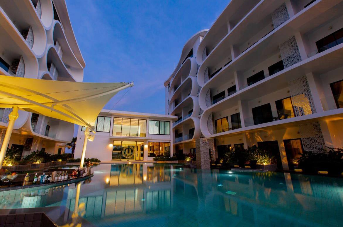 Studio apartment for rent, Naiharn, 5 swimming pools, gym - 35,000 baht/month (4 of 7)