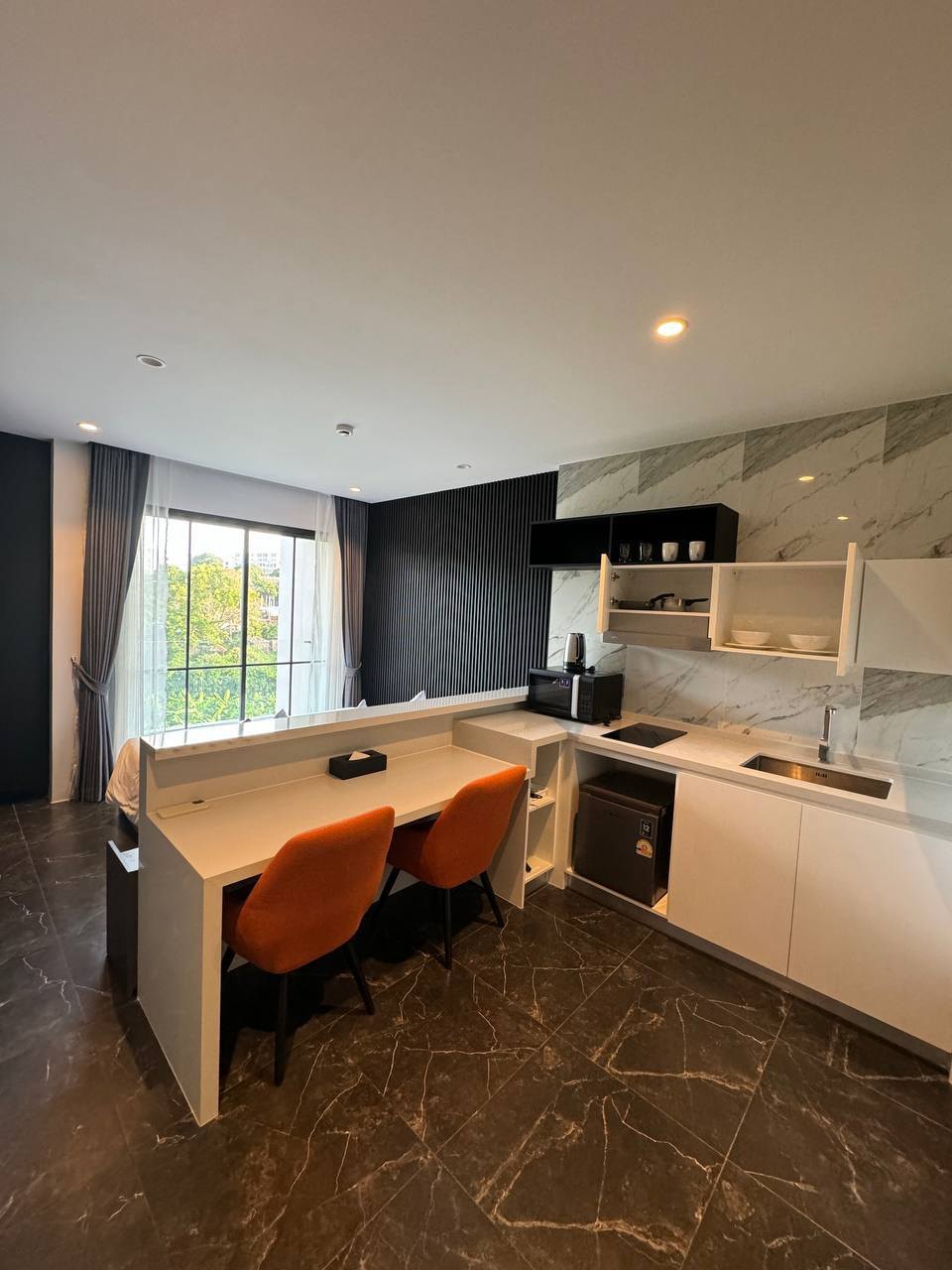 Studio apartment for rent, Naiharn, 5 swimming pools, gym - 35,000 baht/month (5 of 7)