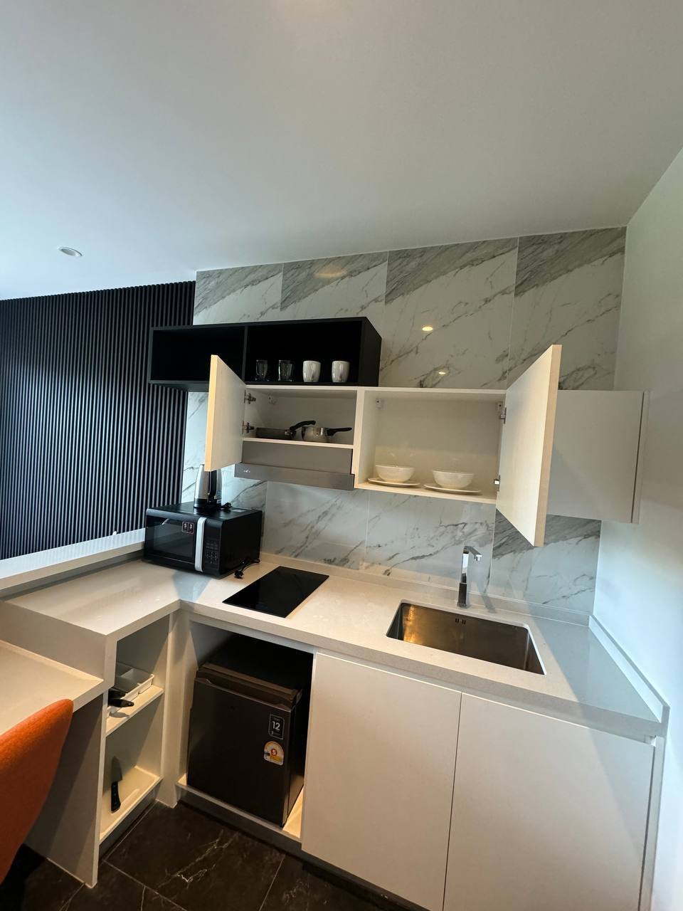 Studio apartment for rent, Naiharn, 5 swimming pools, gym - 35,000 baht/month (6 of 7)