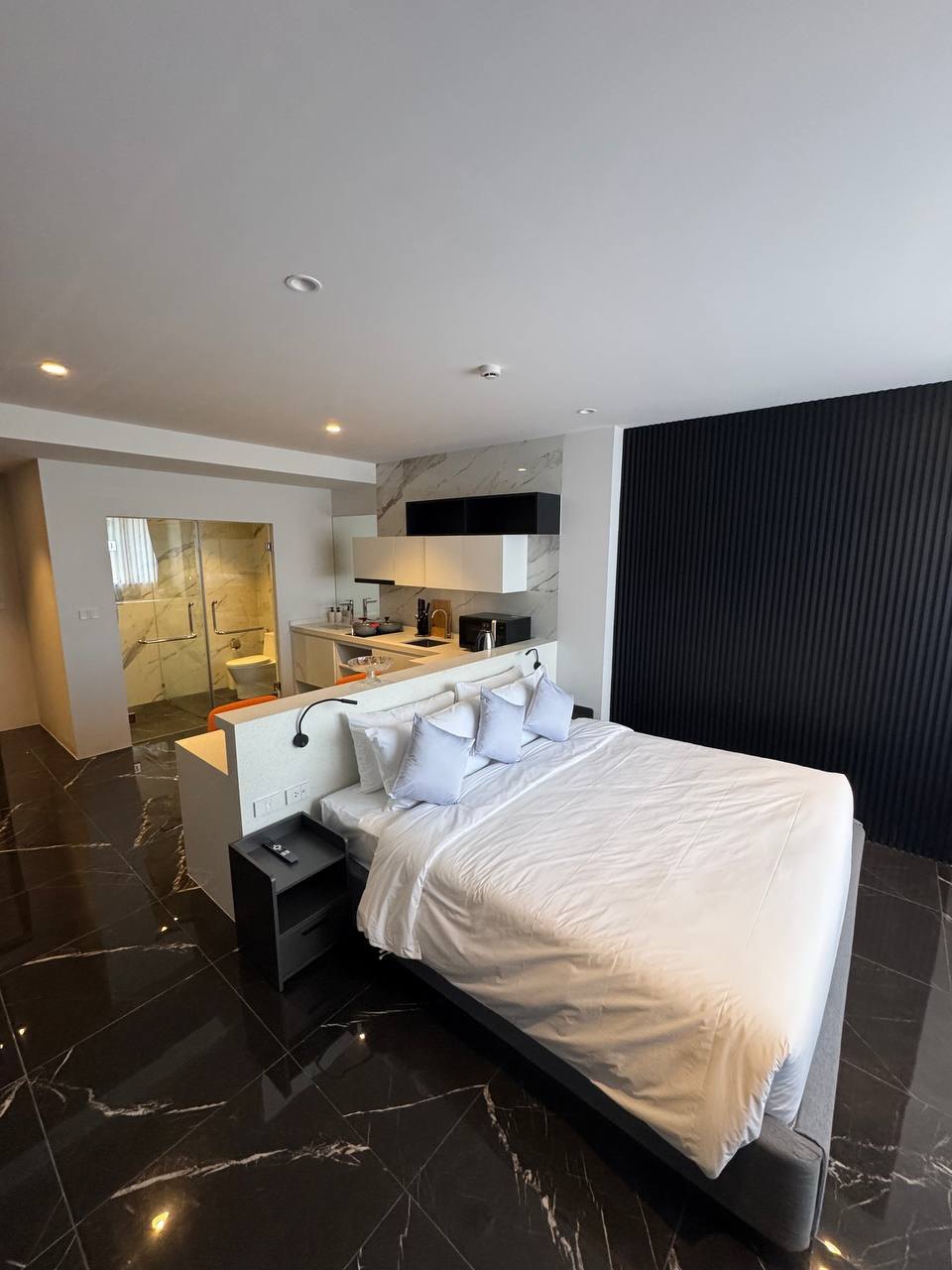 Studio for rent, Naiharn, swimming pools, gym - 30,000 baht/month (6 จาก 7)