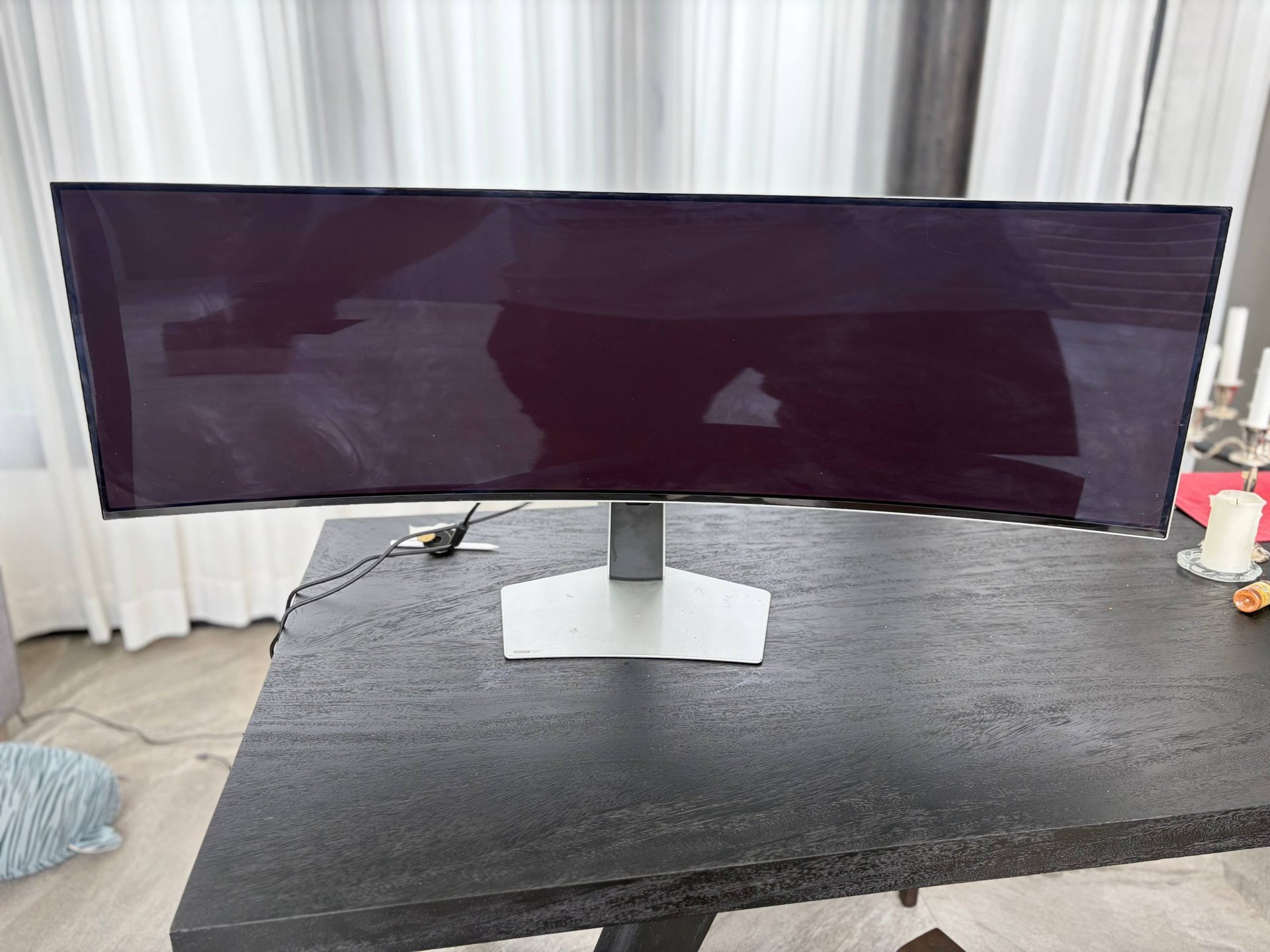 จอมอนิเตอร์ Samsung Odyssey OLED G9 49", 5120x1440, 240 Hz - 29,000 บาท (2 จาก 3)